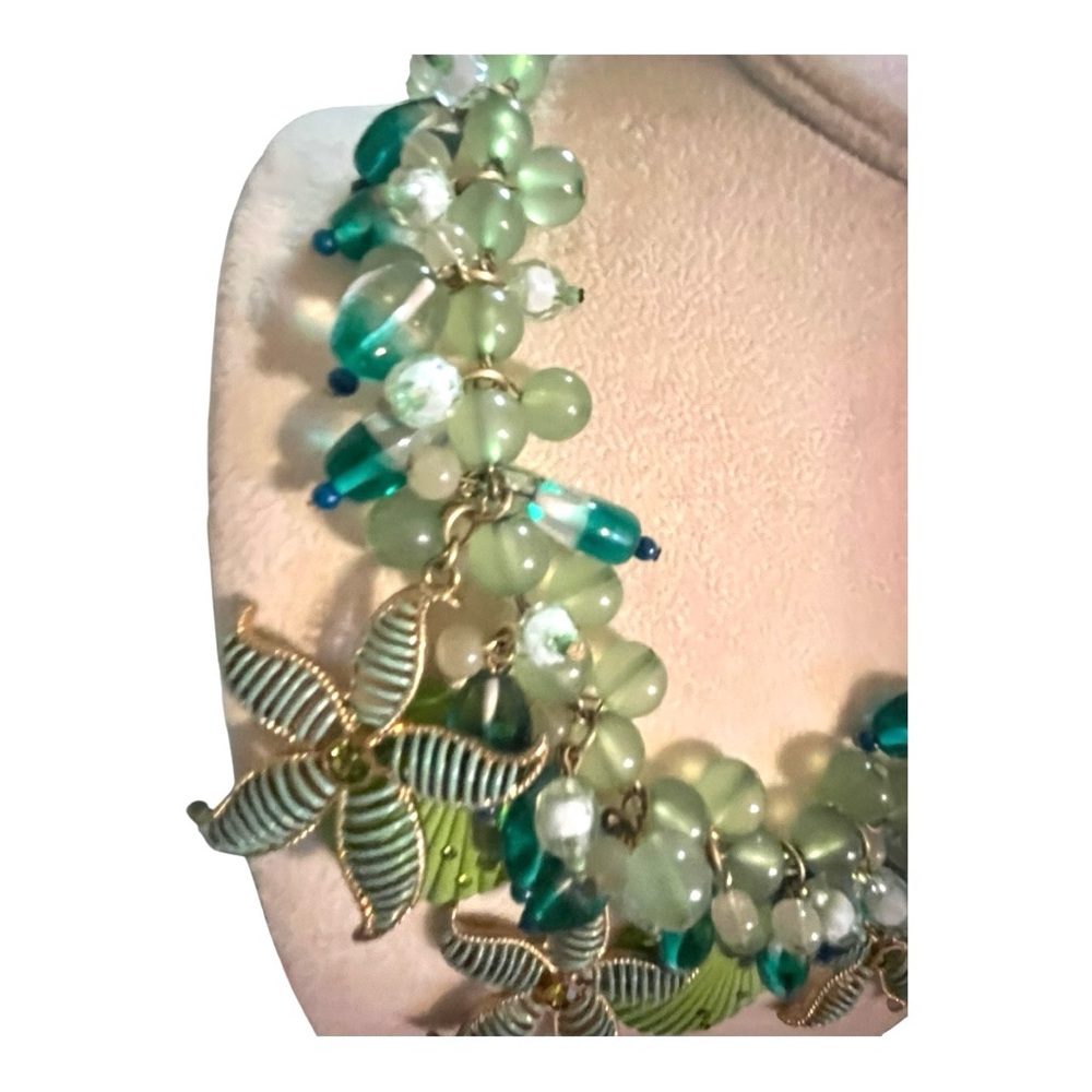 Chico‘s chunky statement charm necklace starfish shells ombre’ glass beads 18” - Picture 12 of 13